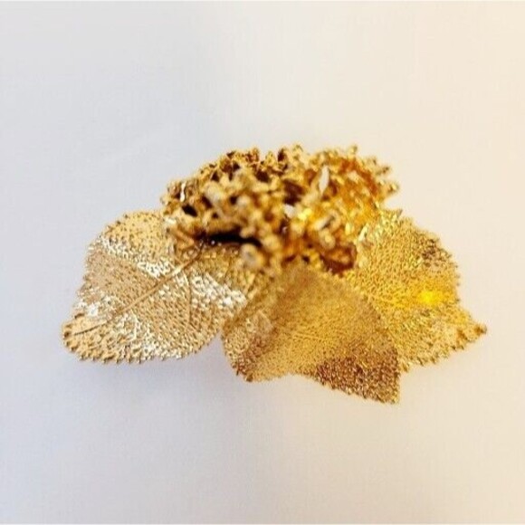 Vintage Gold Tone Leaves With Flowers Design Rare Brooch Pin - Picture 1 of 6